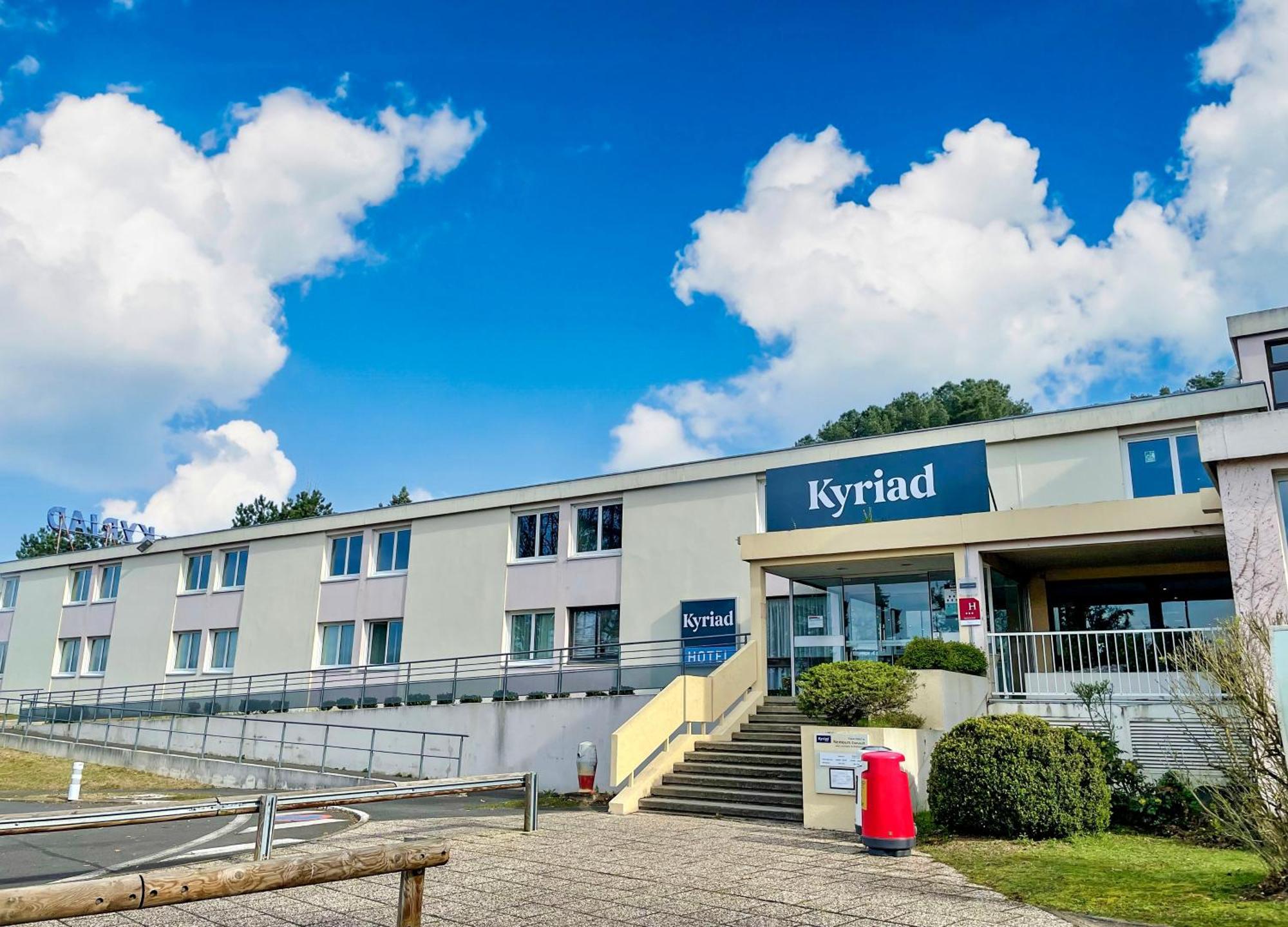 Kyriad Nemours Exteriör bild
